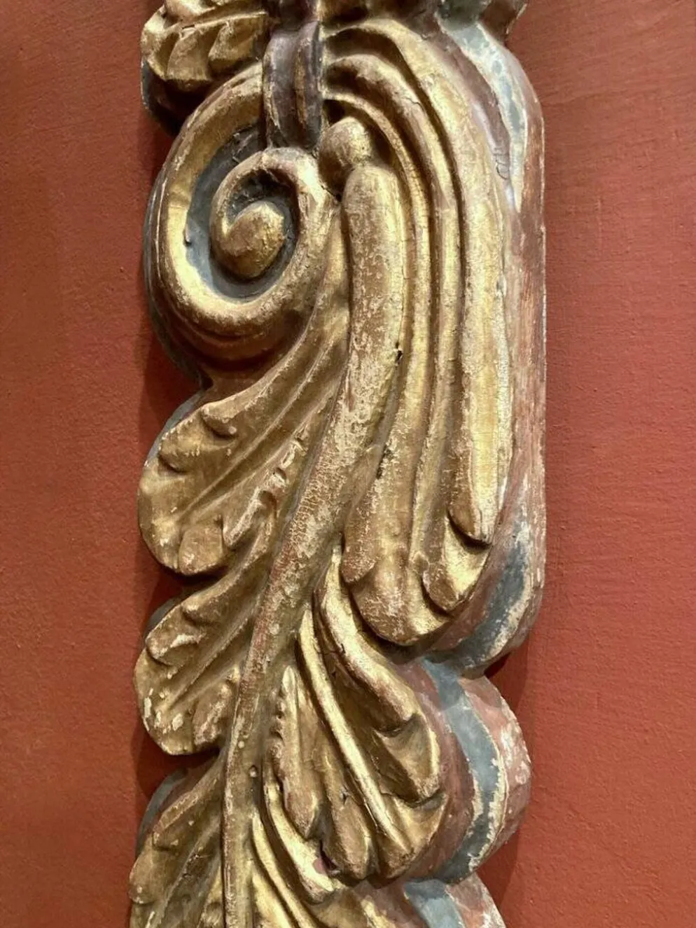 Frises de pilastre en bois sculpté polychrome italien du XVIIIe siècle, ensemble de 2