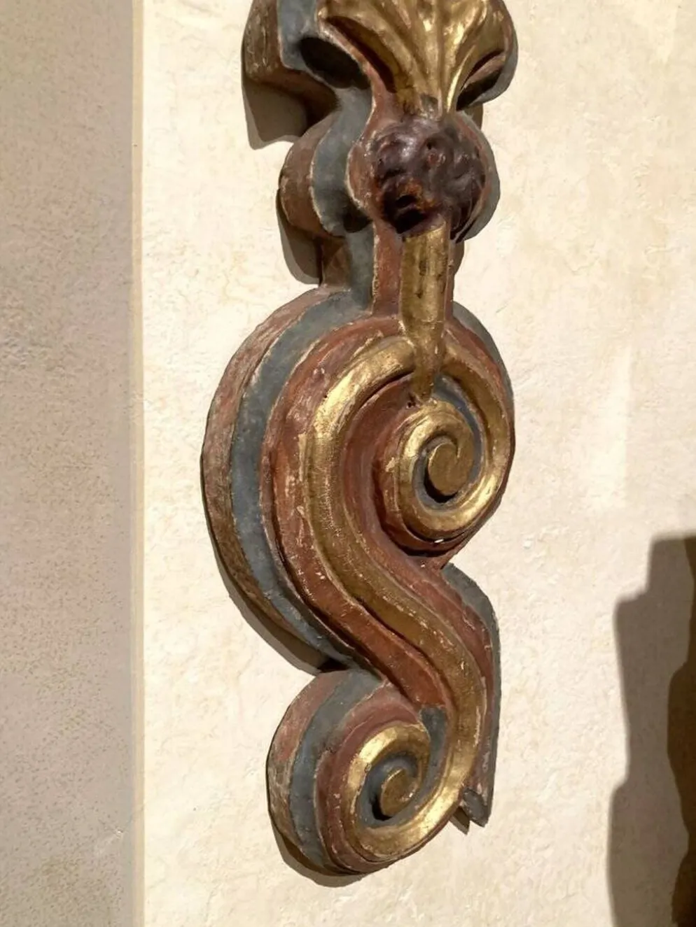 Frises de pilastre en bois sculpté polychrome italien du XVIIIe siècle, ensemble de 2