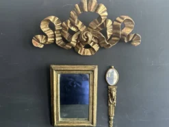 Fronton ancien en bois sculpté doré, nœud Louis XVI XIXe