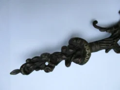 Fronton ancien en bronze