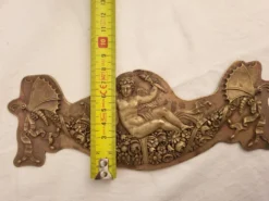 Fronton bronze