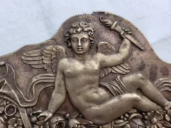 Fronton bronze