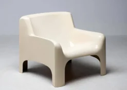 Fuateuil Solar de Carlo Bartoli en fibre de verre par Arflex