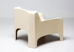 Fuateuil Solar de Carlo Bartoli en fibre de verre par Arflex