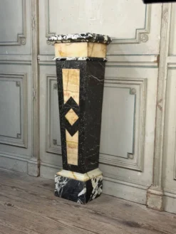 Gaine en marbre grand antique, onyx et gris saint Anne vers 1880