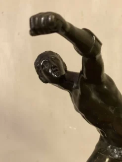 Gladiateur Borghese, bronze d’après l’antique sur socle de marbre