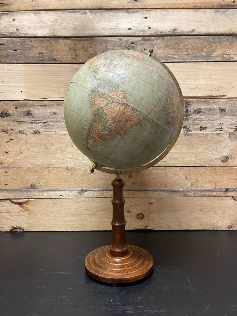 Globe antique allemand de table par Paul Räth & Dr A Krause, Leipzig années 1920.