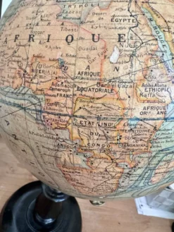 Globe antique Forest 1920