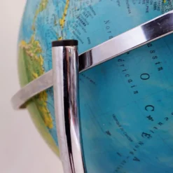 Globe géoscope lumineux sur pied chromé, Italie vers 1980