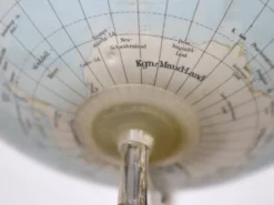 Globe illuminé de l'ère spatiale par Marco Polo pour Südwest Verlag, années 1970.