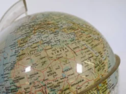 Globe illuminé de l'ère spatiale par Marco Polo pour Südwest Verlag, années 1970.