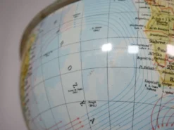 Globe illuminé de l'ère spatiale par Marco Polo pour Südwest Verlag, années 1970.