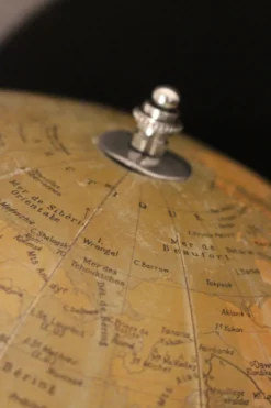 Globe terrestre des années 1960
