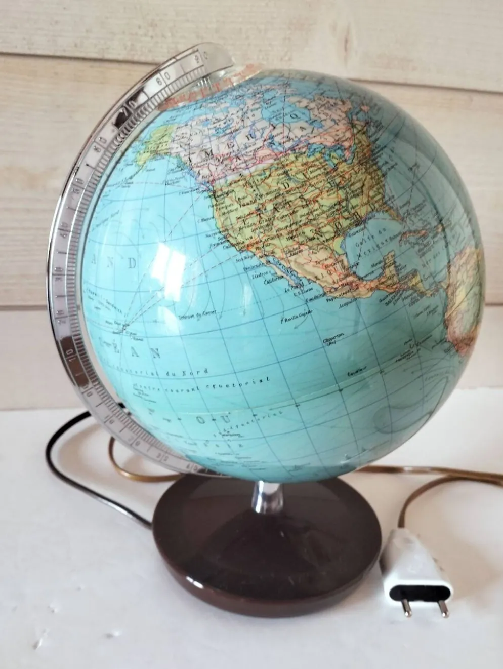 Globe terrestre lumineux