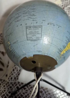 Globe Terrestre Lumineux en verre Girard et Barrère années 60 - 1/8000