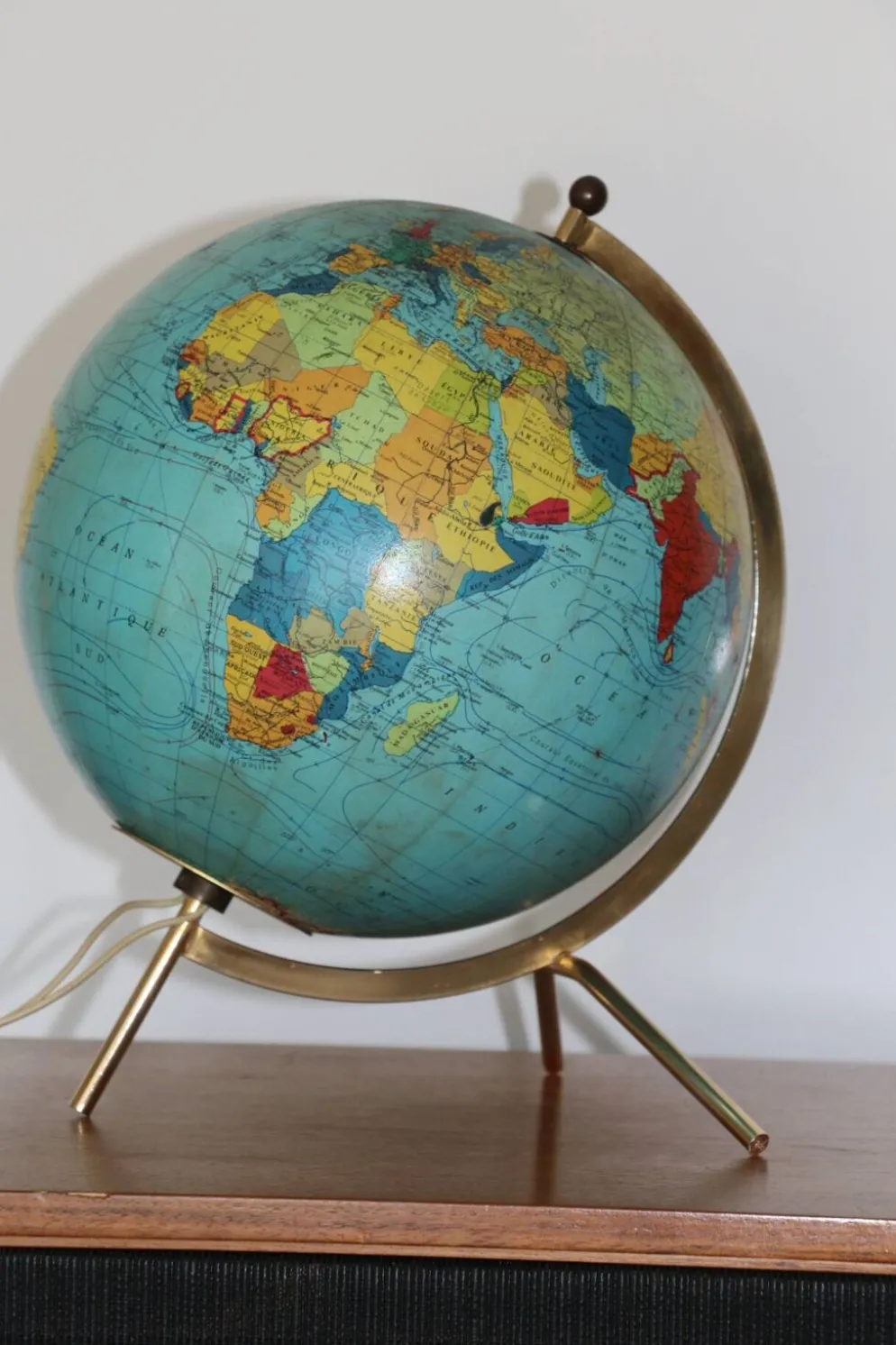 Globe terrestre lumineux TARIDE verre 1966