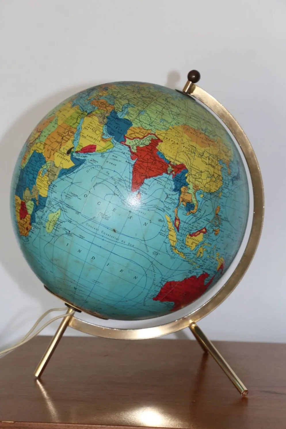 Globe terrestre lumineux TARIDE verre 1966