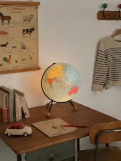 Globe terrestre, mappemonde tripode en verre Taride, 1962