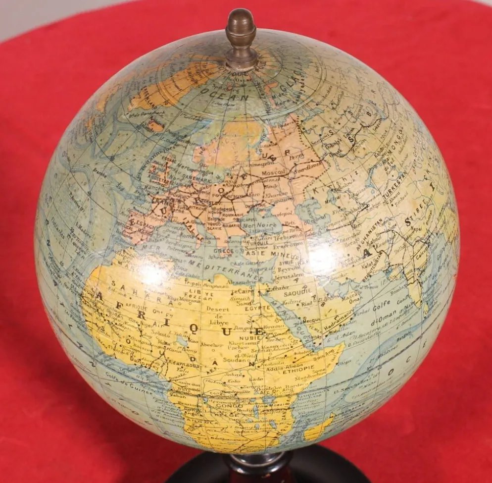 Globe terrestre par J.Forest Paris- 19° siècle