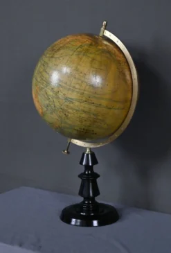 Globe terrestre signé J.Forest – Fin XIXe