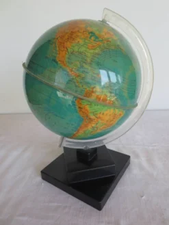 globe terrestre /socle plastic noir