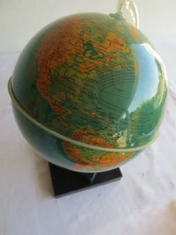 globe terrestre /socle plastic noir