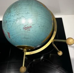 Globe terrestre tripode 1969