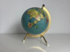 Globe terrestre vintage 1967 mappemonde dorée tripode Taride - 23 cm