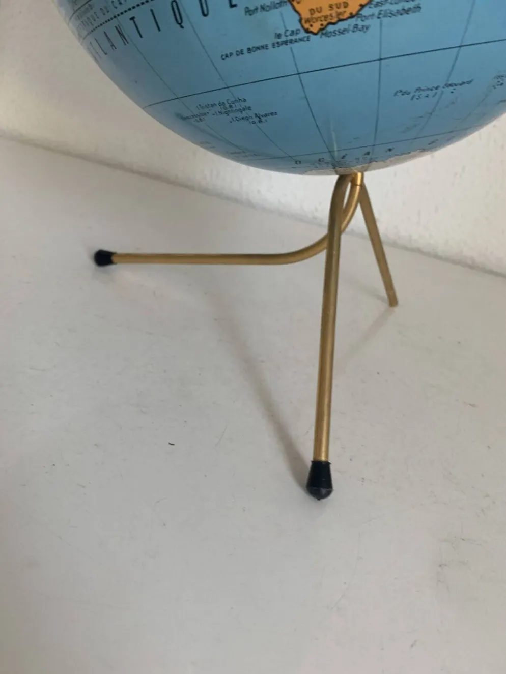 Globe vintage 1960 terrestre Taride tripode métal doré - 28 cm