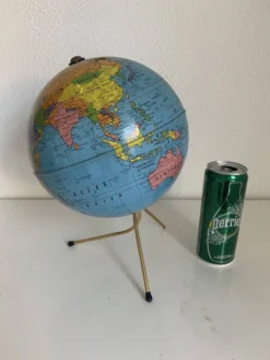 Globe vintage 1960 terrestre Taride tripode métal doré - 28 cm