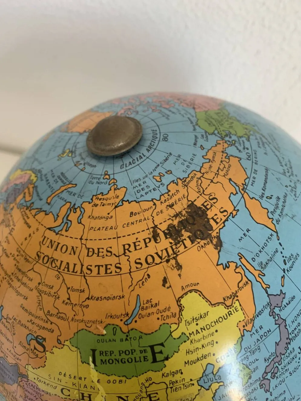 Globe vintage 1960 terrestre Taride tripode métal doré - 28 cm