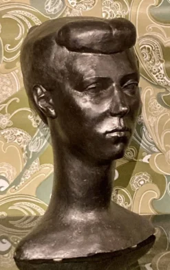 Grand buste en plâtre des années 1960
