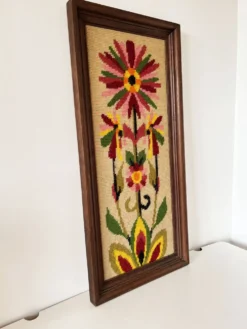 Grand canevas tapisserie laine fleur 1970