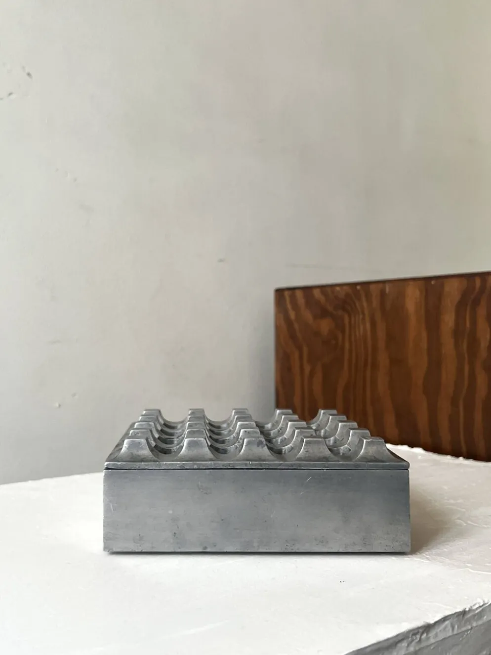 Grand cendrier ultima en aluminium signé LJUNGBERG & BACKSTRUM