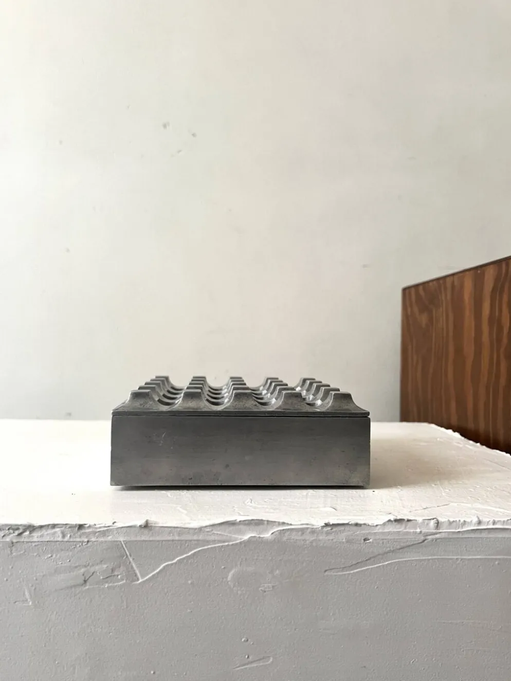 Grand cendrier ultima en aluminium signé LJUNGBERG & BACKSTRUM