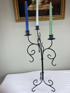 Grand chandelier en fer
