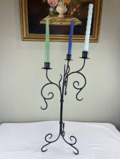 Grand chandelier en fer