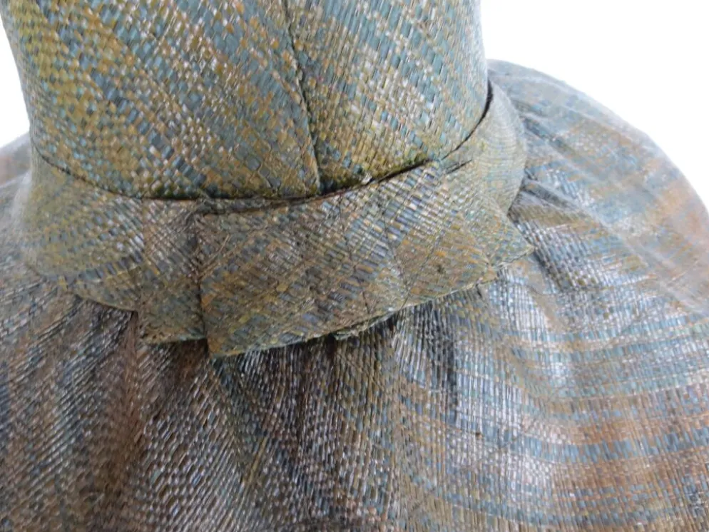 grand chapeau malgache en fibres tressées