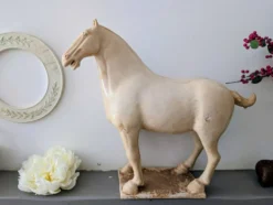 Grand cheval de style Tang en céramique craquelée 40 cm