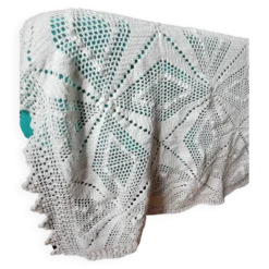 Grand dessus de lit blanc crocheté