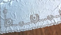 grand drap 2m25 x 3m, broderie Richelieu du 19ème, monogrammé MG