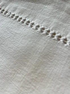 Grand drap plat ancien monogrammeé