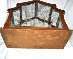 Grande cage à oiseau vintage en bois et grillage métal - Fabrication artisanale 1960
