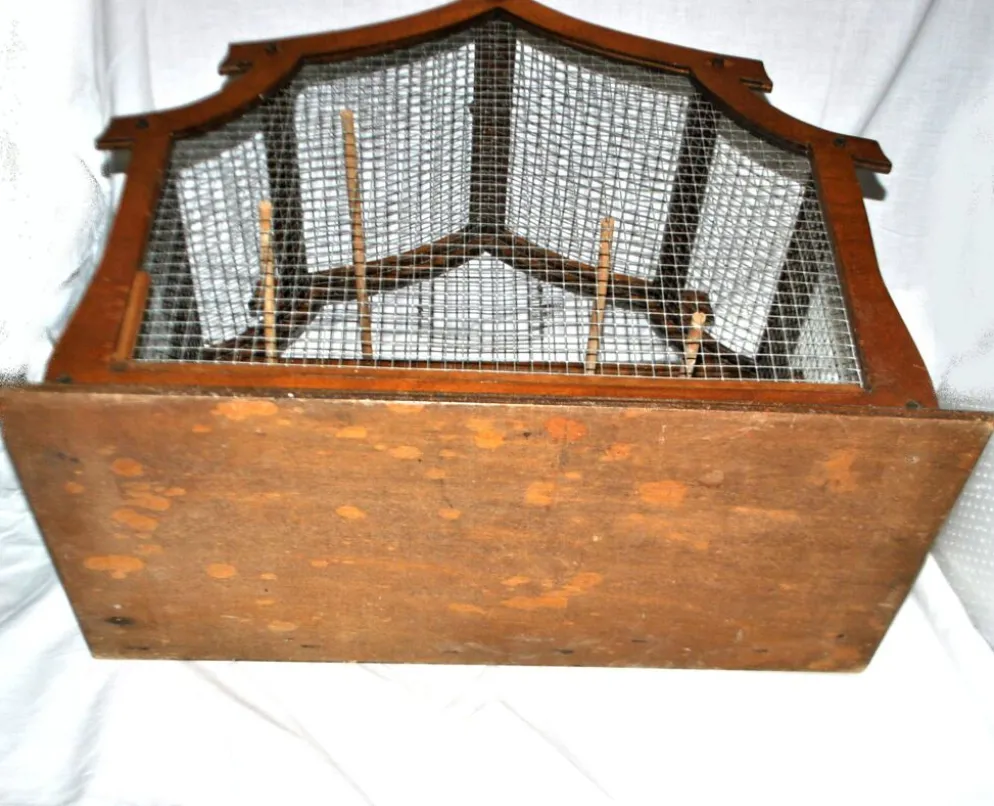 Grande cage à oiseau vintage en bois et grillage métal - Fabrication artisanale 1960