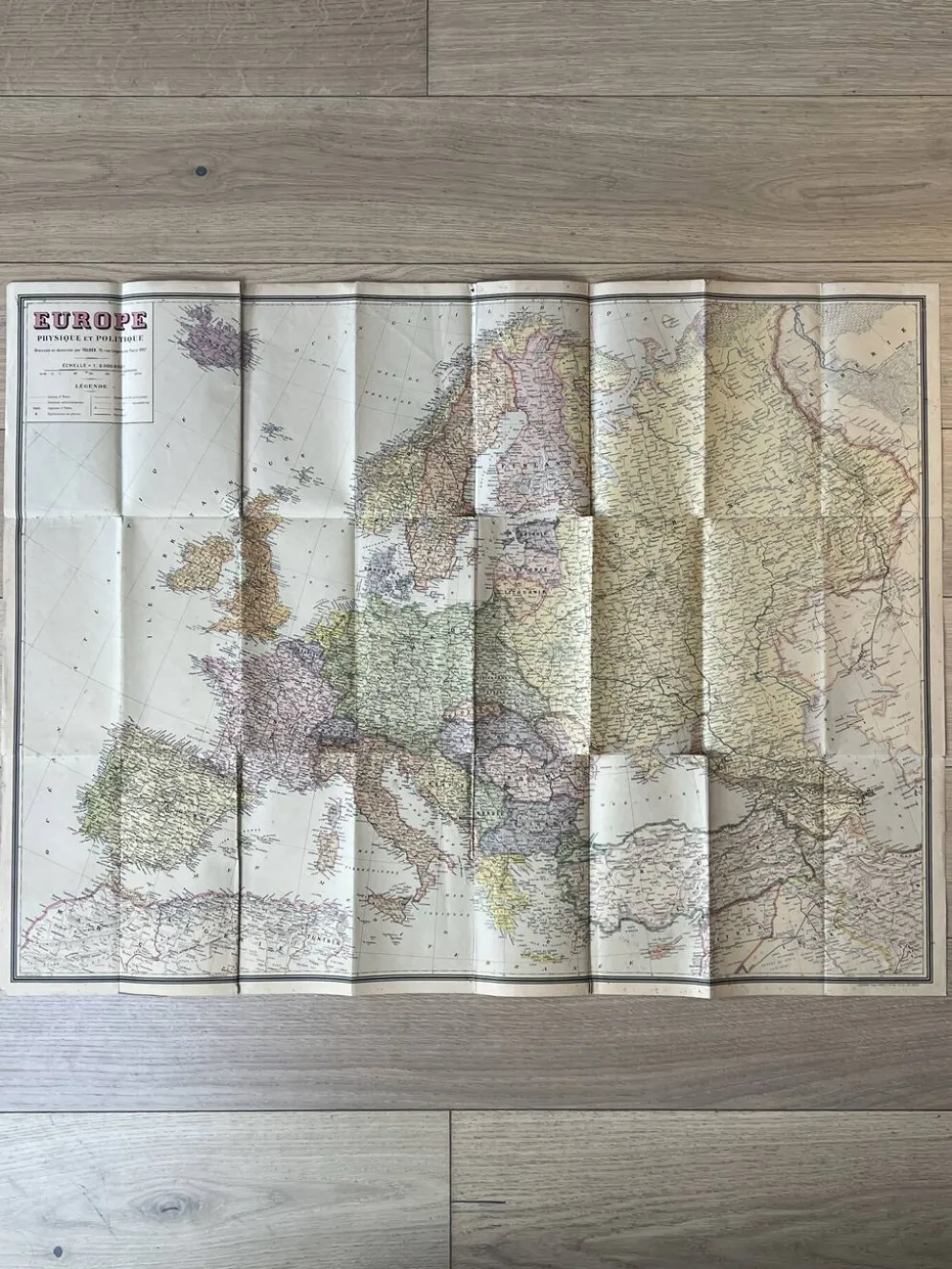 Grande carte Europe physique et politique - 98x74cm