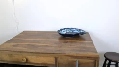 Grande coupe vintage coquillage en céramique émaillée bleue