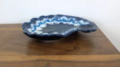 Grande coupe vintage coquillage en céramique émaillée bleue
