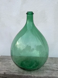 Grande dame Jeanne en verre vert