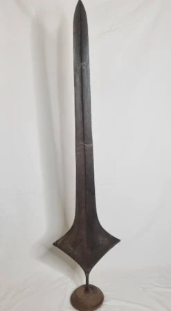 Grande monnaie Topoké dite Liganda fer forgé, sculpturale, fin XIXe, 160 cm