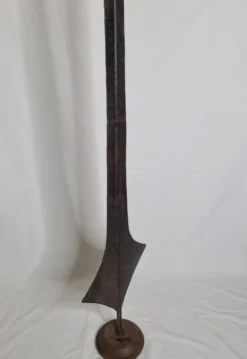 Grande monnaie Topoké dite Liganda fer forgé, sculpturale, fin XIXe, 160 cm